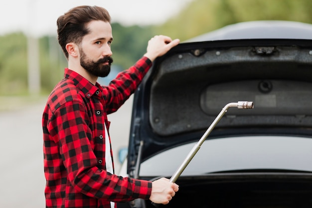 Установка новой щетки: последовательность и фиксация