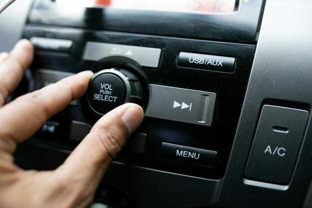 Фиксация магнитолы в панели