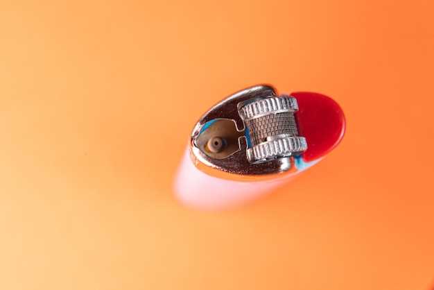 Доступ к блокам предохранителей и реле